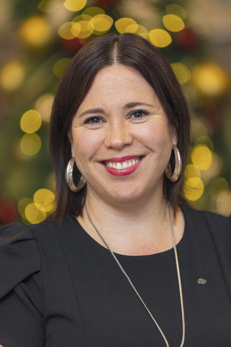 Valérie Fernandez, T.S.